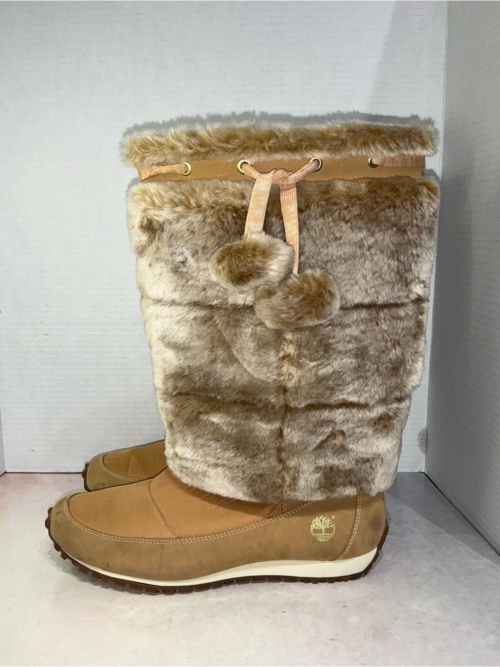 Timberland Women's Tan Faux-Fur Pom Pom Winter Boots Retro Y2K Festival Snow 10M